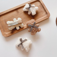 Jeune fille coeur Wrap tissu ours arc pince à cheveux en peluche bébé automne et hiver mignon lait café couleur peluche ours pince à cheveux