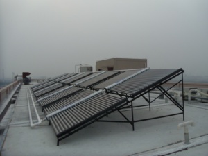Sistemas de Colectores Solares de Energía Térmica con Tecnología de Tubos Evacuados, Conexión Dividida, Acero Inoxidable, Garantía de 3 Años para Hoteles - Product Image 2