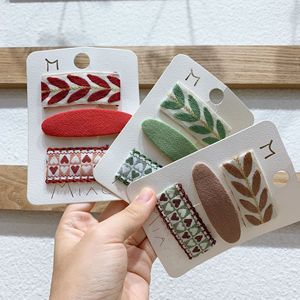Pinzas para el cabello geométricas bordadas en tela estilo retro coreano, pinzas laterales con forma de corazón de encaje para niñas, juego de 3 piezas, pinzas sencillas para el cabello de padres e hijos - Product Image 1