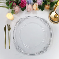 Plaque de chargeur en plastique transparent de 13 pouces pour restaurant en gros de nouveau style avec bord argenté pour la décoration d'événements