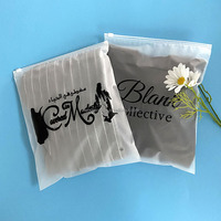 Personnalisé Votre Propre Logo Imprimé Réutilisable Mat Givré En Plastique Fermeture Éclair Sacs Durable Vêtements Emballage pour Vêtement Paquet