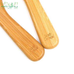 Grosir ramah lingkungan sisir udara bambu alami Biodegradable karet bulu perawatan rambut dengan Logo kustom Laser tampilan rumah - Product Image 4