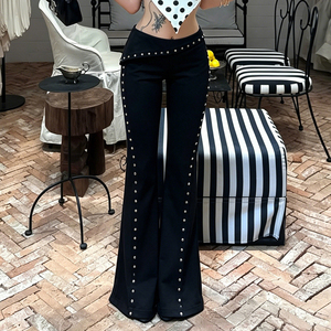 Pantalones acampanados Y2K de estilo gótico oscuro con remaches y tirantes para mujer, pantalones casuales de verano para streetwear - Product Image 3
