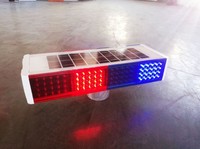 Feux solaires clignotants intégrés pour la circulation, feux de signalisation clignotants pour barrières de chantier, feux stroboscopiques rouges et bleus à LED pour la construction