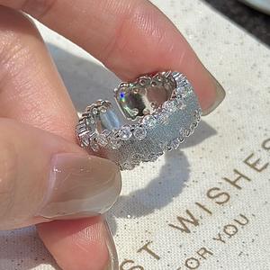 Anillo de Plata de Ley S925 con Microincrustaciones de Circonita, Estilo Simple y Moderno, Diseño Geométrico Vintage Medieval, Anillo Abierto de Nicho - Product Image 4