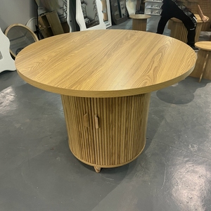 Juego de mesa de comedor de pino macizo circular de alta calidad estilo japonés multifuncional con crestas para hoteles y restaurantes - Product Image 2