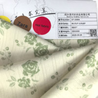 Tissu tricoté élastique imprimé roses 96,5% polyester 3,5% élasthanne 220GSM pour robe, chemisier, pyjama, vêtements pour bébé, matière textile