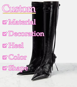 Stivali Alti al Ginocchio di Lusso in Pelle Nera <span class=keywords><strong>con</strong></span> <span class=keywords><strong>Tacco</strong></span> Alto, Borchie e Punta, Personalizzati di Fabbrica per Donna, <span class=keywords><strong>con</strong></span> Zip Laterale e Lacci - Product Image 2