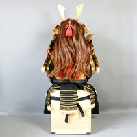 Armure de samouraï japonaise dorée faite à la main, entièrement portable, avec casque Kabuto, pour exposition muséale, cosplay et collection.