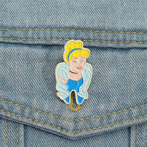 Dessin animé princesse émail broche mignon sorcière broche Anime Style Badge cadeau bijoux pour sac à dos vêtements en gros - Product Image 1