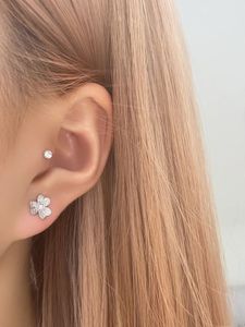 Boucles d'oreilles Xinfly en or blanc 18 carats, trèfle à trois feuilles, diamants véritables, design intemporel, événements formels, usage quotidien, élégantes pour femmes, vente chaude - Product Image 4