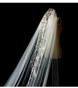 Luxe <span class=keywords><strong>Paillettes</strong></span> Une Couche Long Trail Cathédrale <span class=keywords><strong>Voile</strong></span> De Mariage Perle Dentelle Applique Bord <span class=keywords><strong>Voile</strong></span> De <span class=keywords><strong>Mariée</strong></span> Avec Peigne - Product Image 5