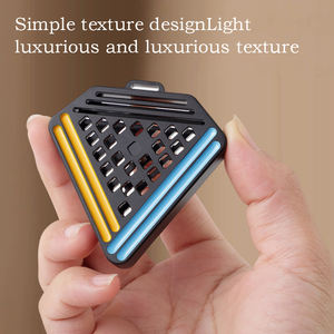 Ambientador de coche triangular de aleación de aluminio de lujo personalizado, Gel de aromaterapia de alto nivel, Perfume a granel, diferentes Aromas, tipo sólido - Product Image 2