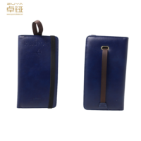 Protège-passeport vintage en PU effet vieilli avec motif avion en relief, sangle élastique et languette de transport pour voyages d'affaires