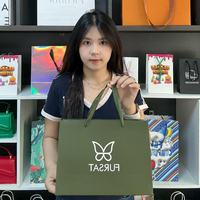 Sacs fourre-tout écologiques vert olive avec motif papillon en relief, en papier épais pour emballage de boutiques