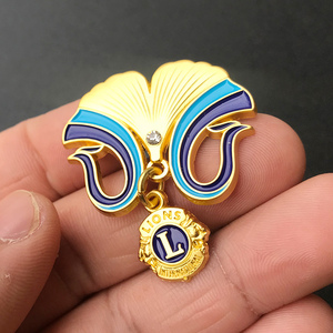 Bán Buôn Huy Hiệu Tùy Chỉnh Chân Men Ve Áo Sư Tử Huy Hiệu Câu Lạc Bộ - Product Image 5