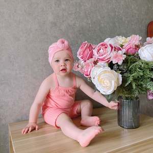 ชุดรอมเปอร์เด็กทารกฤดูร้อนปี 2022 ชุดเสื้อกล้ามแขนกุดสีพื้นสำหรับเด็กวัยหัดเดิน เด็กผู้หญิง เสื้อครอป+กางเกงขาสั้น - Product Image 6