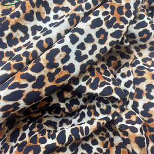 Bán buôn New Arrival 100% polyester Leopard Print mô hình động vật vải cho áo khoác giản dị cho túi xách và Hàng may mặc - Product Image 5