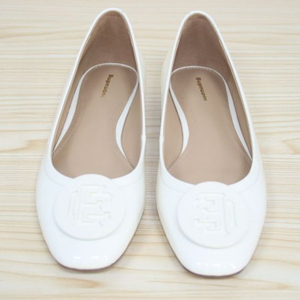 2024 vendita calda signore Casual comode pompe fantasia <span class=keywords><strong>scarpe</strong></span> basse nuova moda fibbia decorata <span class=keywords><strong>scarpe</strong></span> basse punta tonda per le donne - Product Image 1