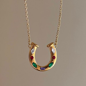Arc-en-ciel Éléments Fer à Cheval Forme <span class=keywords><strong>U</strong></span> Pendentif Kaléidoscope Bottes Chanceux Symbole Ensemble Zircone Pendentif Collier En Acier Inoxydable - Product Image 2