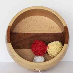 Cuenco de Madera Portátil Hecho a Mano para Hilos de Tejer con Orificios, Duradero, Ecológico, Acabado Liso para Almacenamiento de Hilos de Ganchillo, para Amantes de las Manualidades - Product Image 2