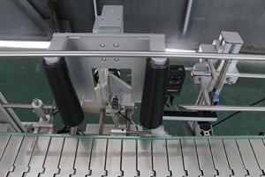 Machine d'étiquetage automatique électrique SKILT pour seaux et bacs de 5 gallons, 10L et 20L, autocollante, pour surface latérale - Product Image 4