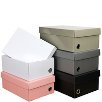 Individuelles Logo Mehrfarbige Schuhbox mit Metallöse, Starrer Kartondeckel und -boden, Aufbewahrungsverpackung für Sneaker, Bekleidung und Geschenke
