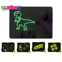 Jouet cadeau de peinture magique fluorescente, tableau de dessin lumineux A4