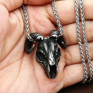 Pendentif tête de mouton squelette yunnique en argent tibétain, chaîne de pull pour homme, chaîne en os de dragon de 60 cm - Product Image 2