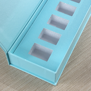 Emballage personnalisé en forme de capsule, boîte de style livre avec fermeture magnétique, logo estampé à chaud et insert en mousse pour produits pharmaceutiques - Product Image 5