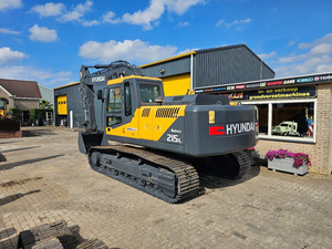 Vente flash : excavatrice Hyundai R215L d'origine coréenne, prête à être expédiée - Product Image 3