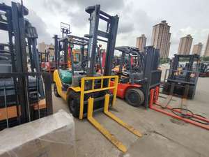 Montacargas Usado Komatsu FD30-17 de 3 Toneladas, Diésel, para Terreno Accidentado, Longitud de Horquilla 1070 mm, Ancho de Horquilla 150 mm, en Stock - Product Image 4