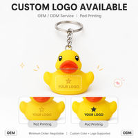 Groothandel op maat gemaakte rubberen eend sleutelhanger Valentijnsdag rode hart eend piepende schattige sleutelhangers bulk 3D ketting voor carnavalsfeest cadeau