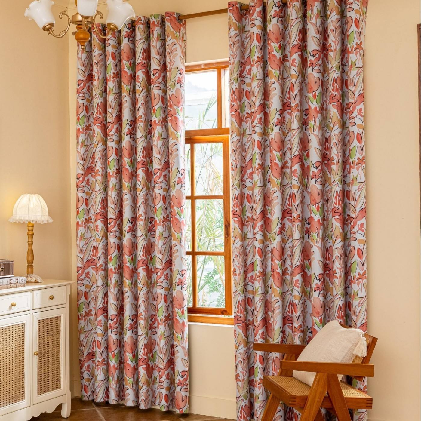 Fleurs roses dessinées à la main