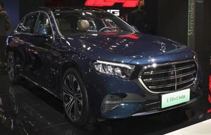 Auto Usado <span class=keywords><strong>Mercedes</strong></span> Benz <span class=keywords><strong>Clase</strong></span> <span class=keywords><strong>E</strong></span> Phev E350 <span class=keywords><strong>E</strong></span> L, Vehículo Híbrido <span class=keywords><strong>Enchufable</strong></span>, Sedán, Vehículo de Nueva Energía en China - Product Image 6