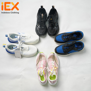 Chaussures de football en gros, lots en vrac, surplus d'usine, conteneur complet, Amérique centrale, Amérique du Sud, commerce LATAM - Product Image 1
