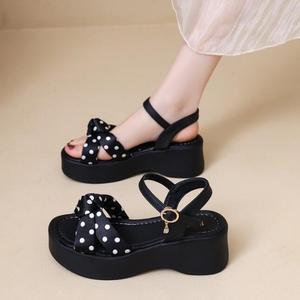 Nouvelles sandales d'été à petit talon compensé pour femme, style français, élégantes et confortables - Product Image 4