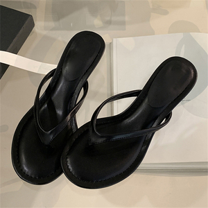 Nouvelles tongs de plage décontractées pour femmes, tendance été 2025, respirantes, douces et confortables, à bout ouvert, avec plateforme design. - Product Image 2