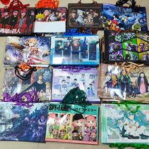 92 Tipos de Bolsas de Papel de <span class=keywords><strong>Anime</strong></span> Japonés de 59.5cm*42cm*18cm, Bolsas de Papel de Regalo para <span class=keywords><strong>Anime</strong></span> Expo, Bolsas de Regalo de Dibujos Animados Japoneses - Product Image 3