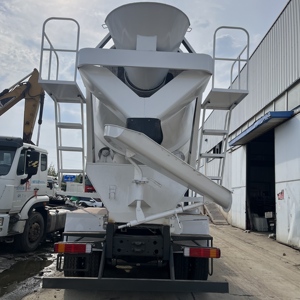 Camion mélangeur à béton Howo Sinotruk HOWO 6X4 371HP 14cbm - Product Image 6