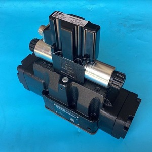 Vanne de commande directionnelle proportionnelle Parker D91FBB32HC2NG00, type aiguille, vanne hydraulique - Product Image 1