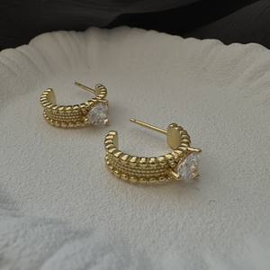 Pendientes de Plata de Ley S925 con Incrustaciones de Circonio, Diseño Curvo en Forma de C, Estilo Retro Medieval Vintage, Lujo Artístico y Ligero - Product Image 1