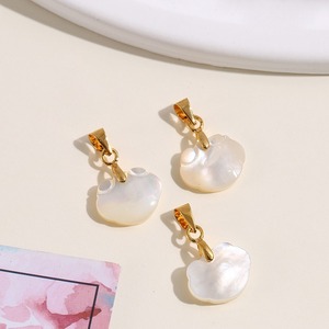 Shiny Polished White <strong>Shell</strong> Carved Peace <strong>Button</strong> Pendant <strong>Shell</strong> <strong>Mother</strong> <strong>of</strong> <strong>Pearl</strong> Dangle Charm for Necklace Bracelet Jewelry Making