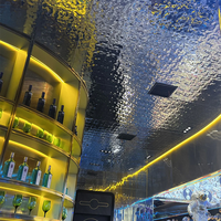Nouvelle conception, panneaux muraux et de plafond WPC modernes et personnalisés pour salon, imperméables et ignifuges, avec surface 3D pour la décoration intérieure