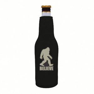 Porte-bouteille isotherme en néoprène personnalisé avec motif Bigfoot Believe, avec fermeture éclair - Product Image 1