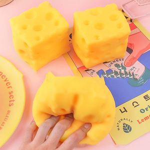 Juguete Sensorial de Queso en Cubo Jumbo de 10 cm, Juguete Antiestrés Extra Grande para Adultos y Niños, Silicona No Tóxica, Juguete ASMR para Escritorio - Product Image 1