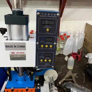 Macchina da stampa con Logo a caldo in pelle pneumatica automatica per indumento e lamina d'oro che timbra per la produzione di scarpe - Product Image 4