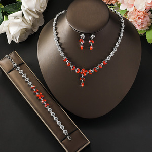 Elegante Conjunto de Joyería Nupcial Romántica - Diseño de Corazón, Gota de Agua y Campana, Cristal y Diamantes de Imitación, Aleación Chapada en Oro/Plata para Mujer - Product Image 6