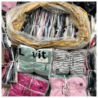 Vêtements d'occasion RWK à assortir, vêtements neufs à assortir, pantalons, jupes, vêtements pour hommes, également disponibles des vêtements pour enfants