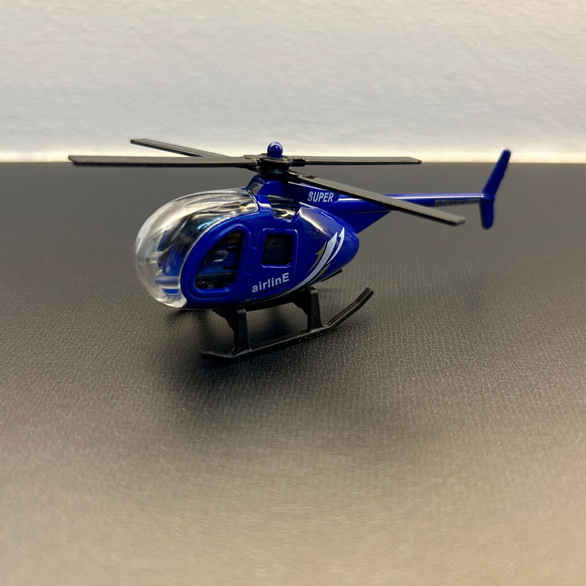 Modèle bleu hélicoptère